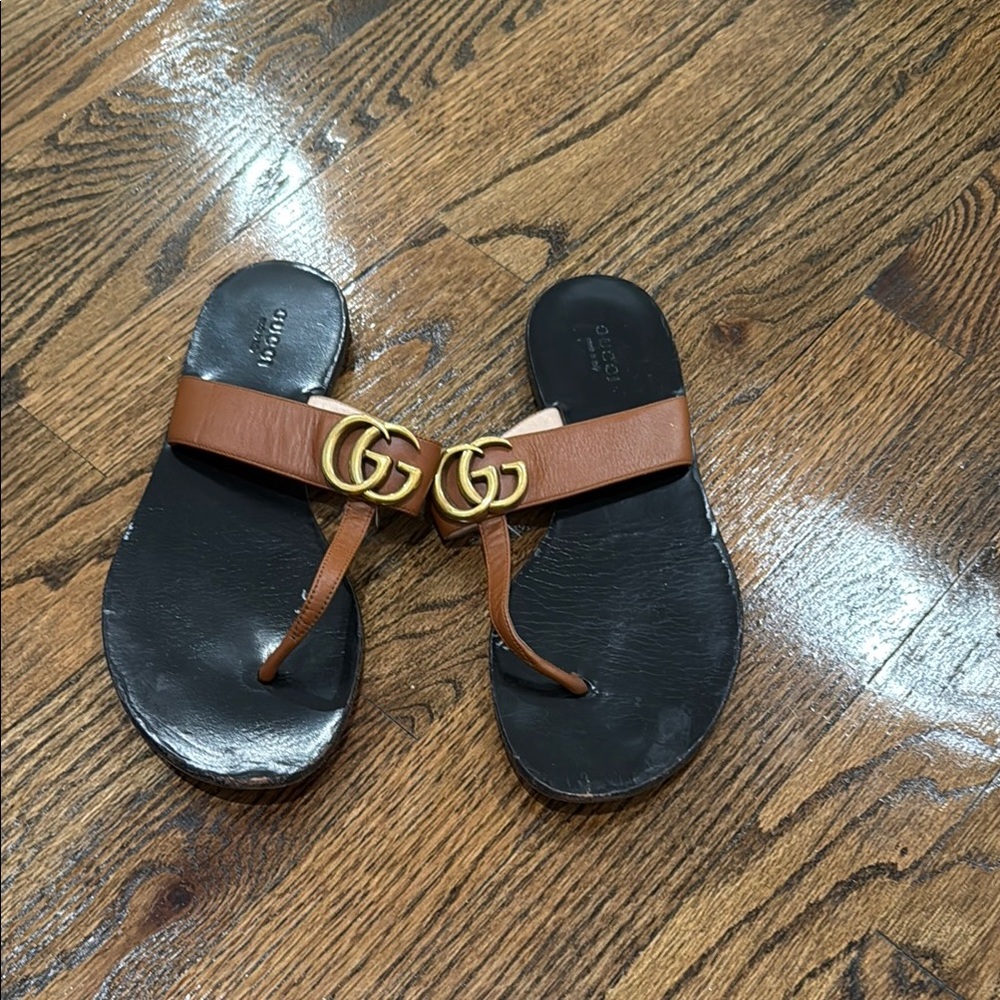 Gucci Tan and Black Leather Sandals